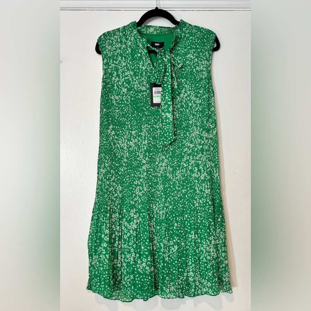 DKNY Green Floral Shift Cocktail Dress - Sz 8 NEW w/Tags!